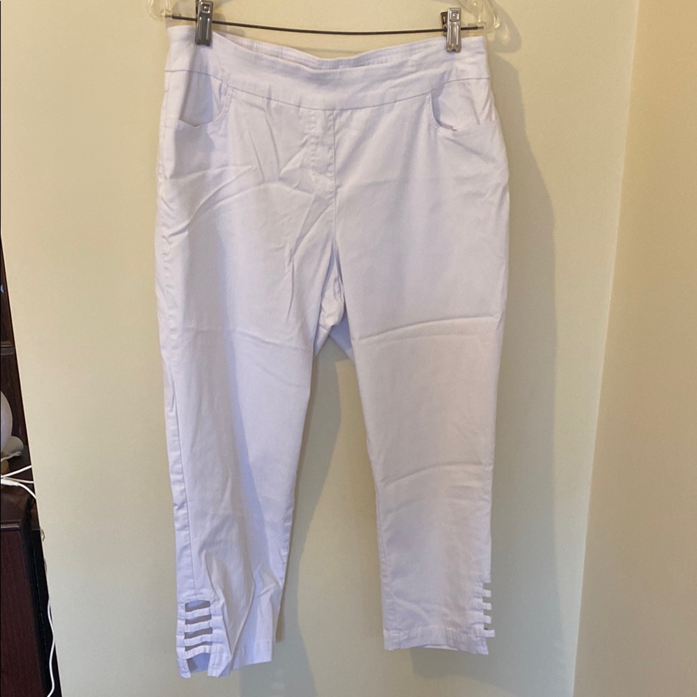 Slim Sation Women’s Size 14 White Cropped Pants with Slit Detail